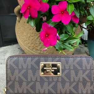 Michael Kors Wide Logo Full Zip Wristlet